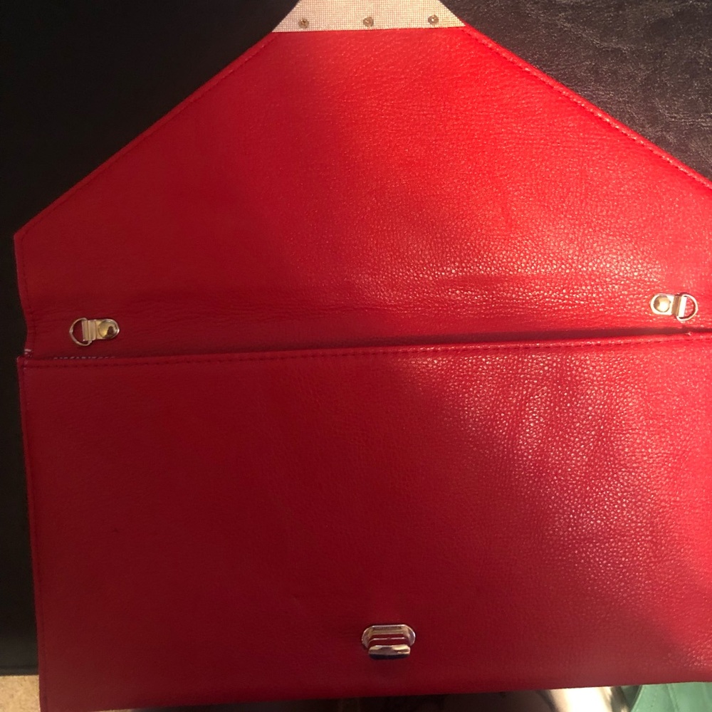Red clutch - Picture 2 of 6
